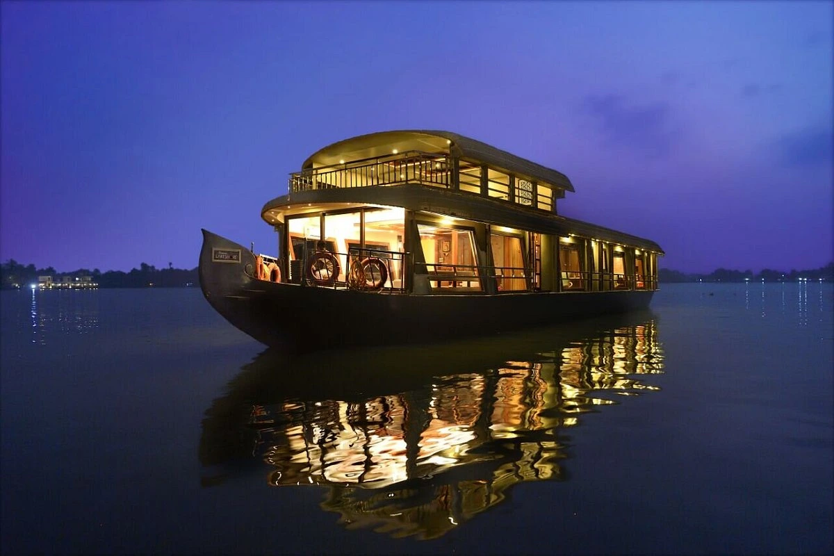Kerala Houseboat Package